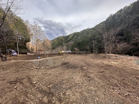 重機を入れて造成したキャンロクパークの開拓地